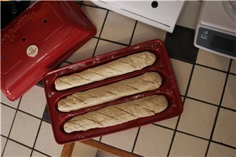 Moule à baguette fusian Emile Henry - La meilleure qualité - Cook & Bake  Belgique